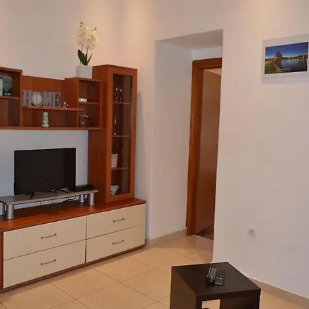 Quiet Haven*** Center: Cozy & Spacious, King Xl Bed, Pomerio 23 Rijeka