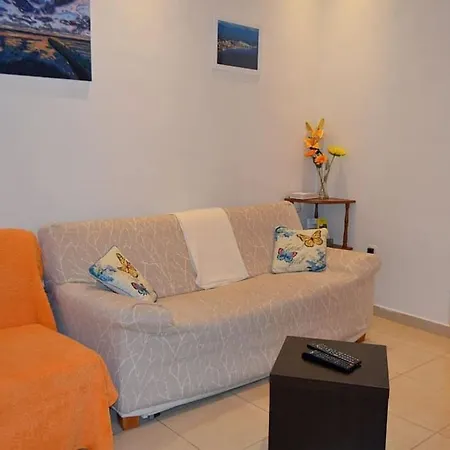 Quiet Haven*** Center: Cozy & Spacious, King Xl Bed, Pomerio 23 * Rijeka