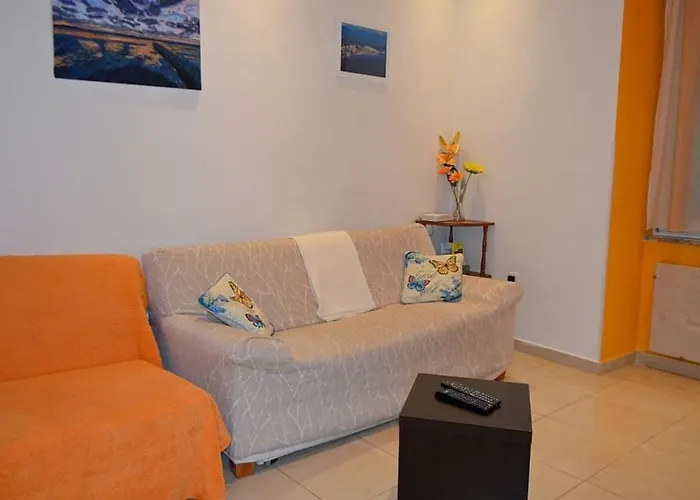 Quiet Haven*** Center: Cozy&spacious, King Xl Bed, Pomerio 23 * Rijeka
